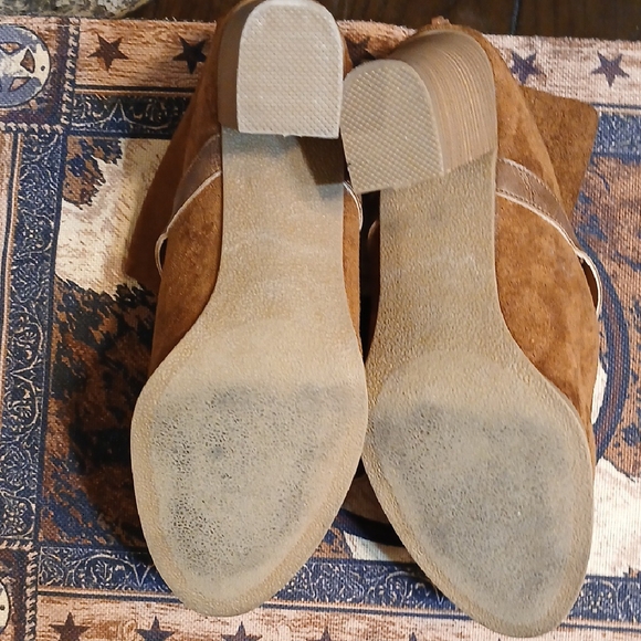 New Directions Brown Suede Women's Ankle Boots With Leather Strap Size 10 - Picture 3 of 10